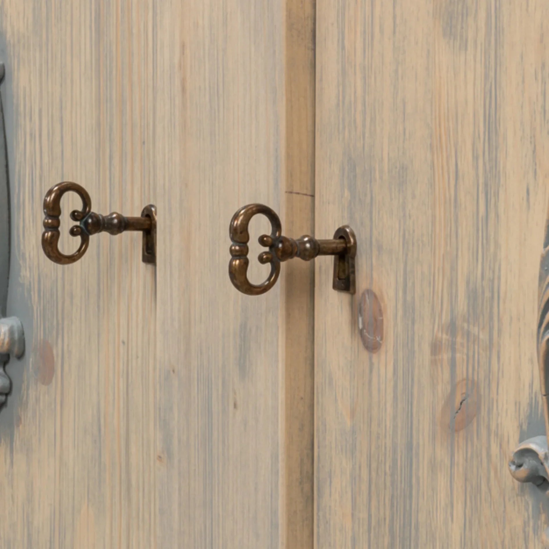 Bella Italiano Regal Sideboard
