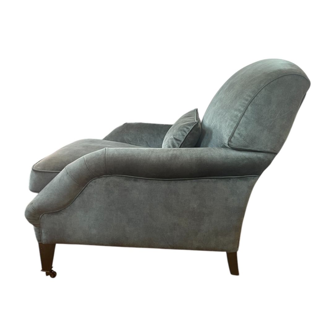 Plush Retro Blue Velvet Armchair