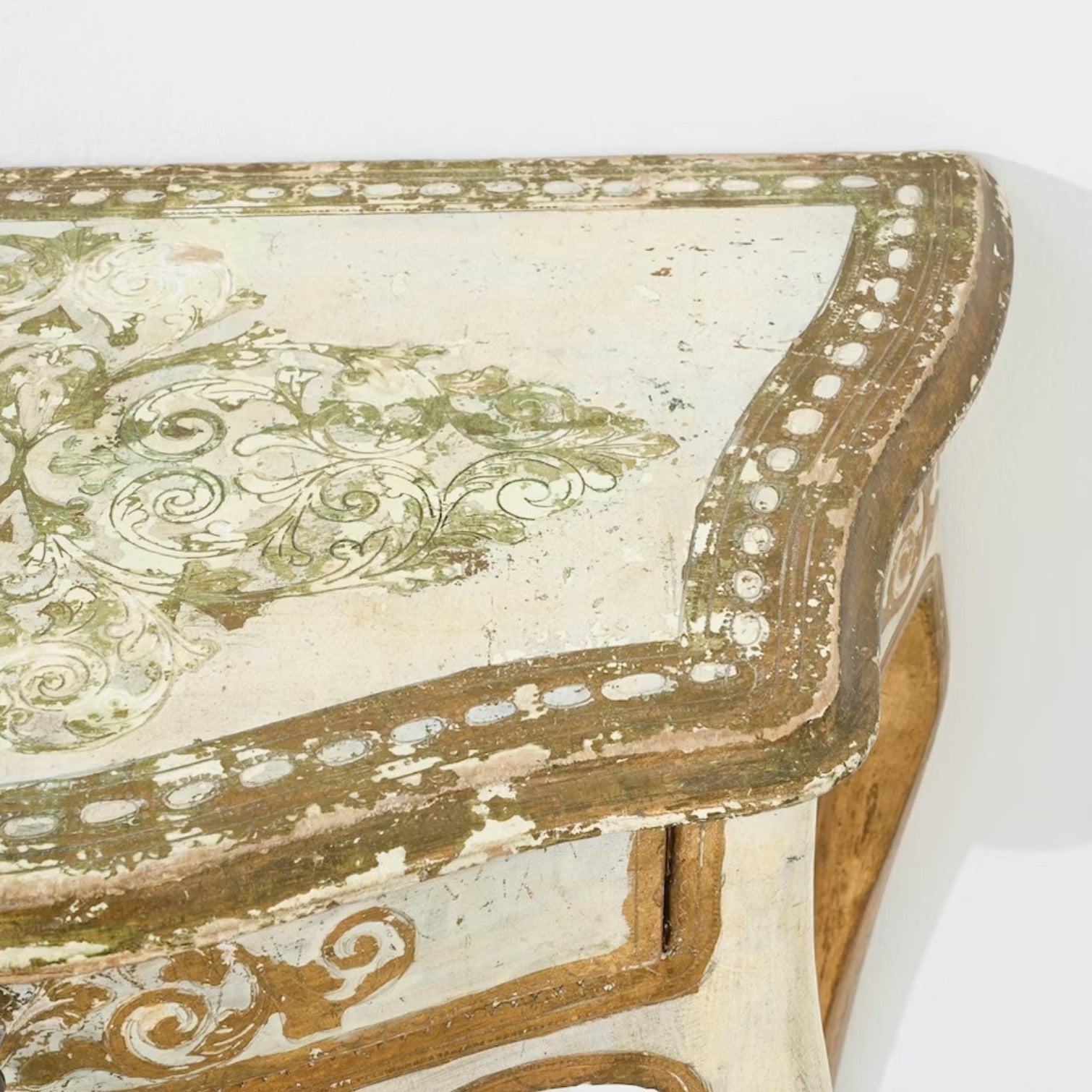 Golden Heirloom Cabriole Accent Table
